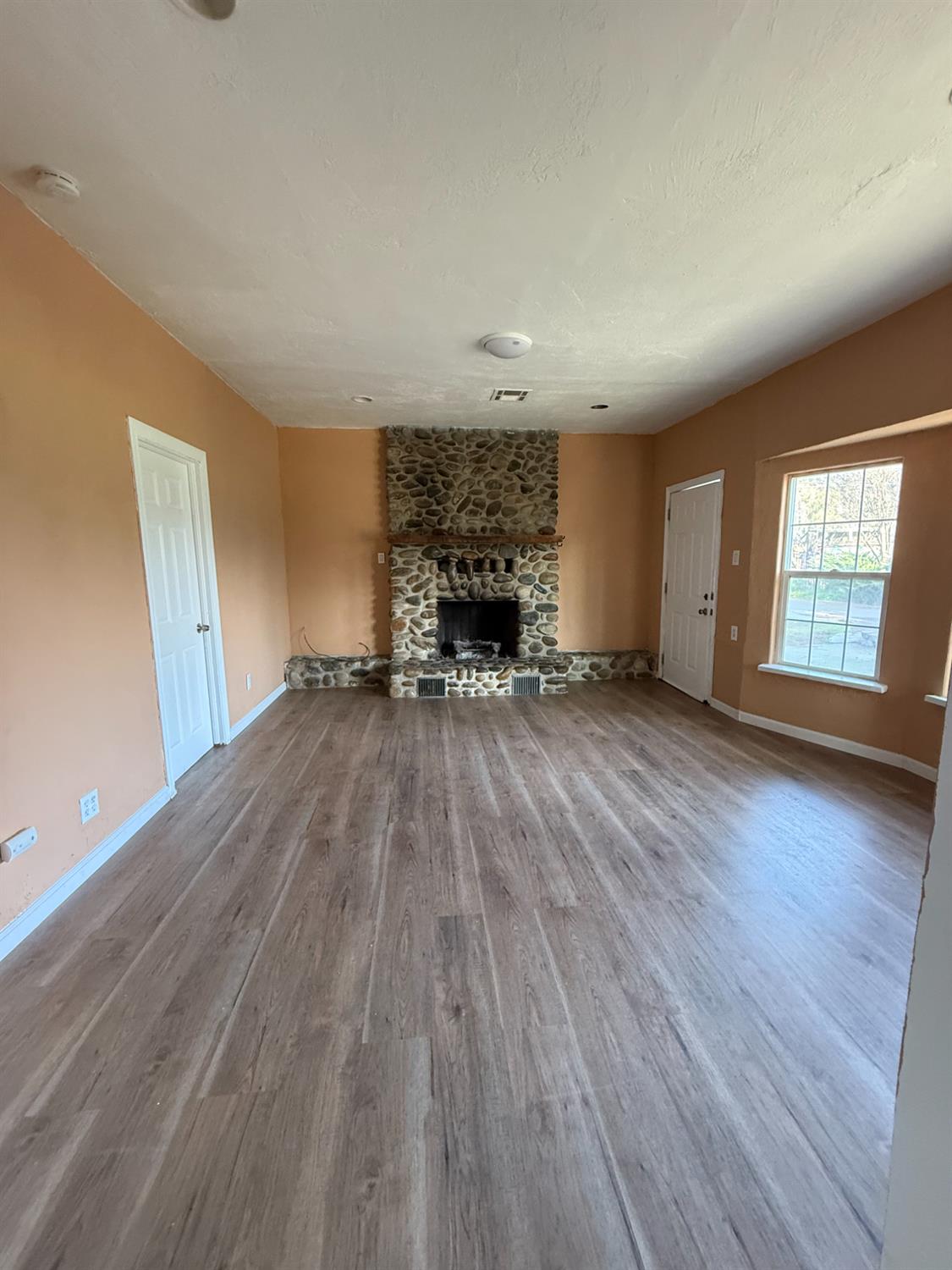 1824 California Avenue Modesto, CA 95358 - Photo 11 of 43