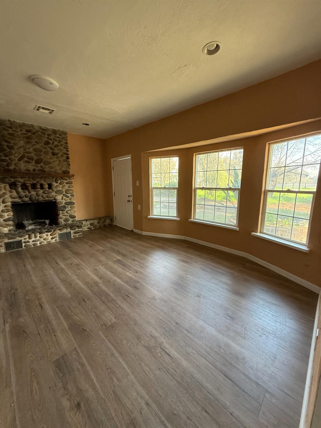 1824 California Avenue Modesto, CA 95358 - Photo 12 of 43