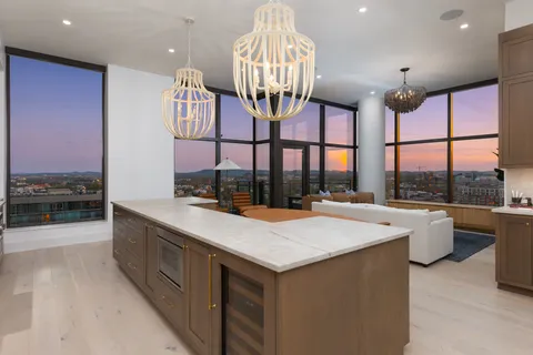 $2,900,000 | 1212 Demonbreun Street, Unit 2802, Nashville, TN 37203