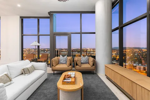 $2,900,000 | 1212 Demonbreun Street, Unit 2802, Nashville, TN 37203