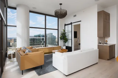 $2,900,000 | 1212 Demonbreun Street, Unit 2802, Nashville, TN 37203