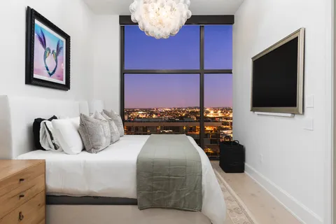 $2,900,000 | 1212 Demonbreun Street, Unit 2802, Nashville, TN 37203