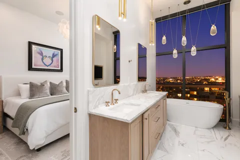 $2,900,000 | 1212 Demonbreun Street, Unit 2802, Nashville, TN 37203