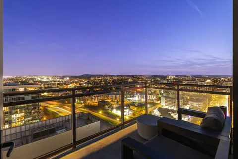 $2,900,000 | 1212 Demonbreun Street, Unit 2802, Nashville, TN 37203