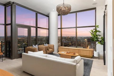 $2,900,000 | 1212 Demonbreun Street, Unit 2802, Nashville, TN 37203