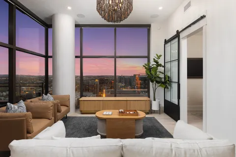 $2,900,000 | 1212 Demonbreun Street, Unit 2802, Nashville, TN 37203