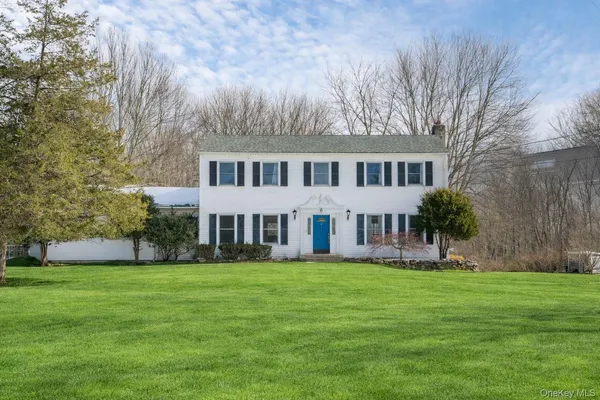 $699,900 | 6 Eisenhower Court, Hopewell Junction, NY 12533