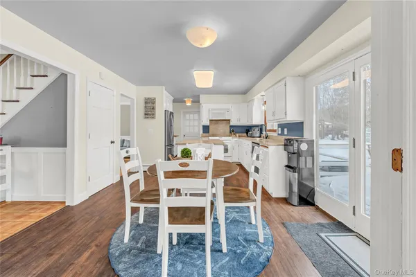 $699,900 | 6 Eisenhower Court, Hopewell Junction, NY 12533