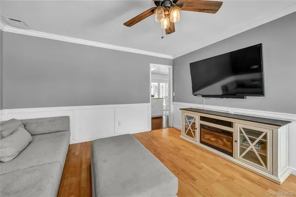 $699,900 | 6 Eisenhower Court, Hopewell Junction, NY 12533