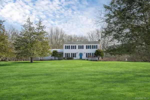 $699,900 | 6 Eisenhower Court, Hopewell Junction, NY 12533