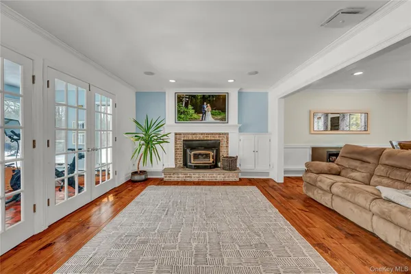 $699,900 | 6 Eisenhower Court, Hopewell Junction, NY 12533