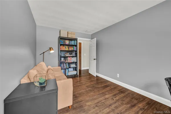 $699,900 | 6 Eisenhower Court, Hopewell Junction, NY 12533