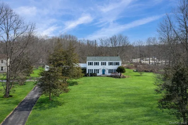 $699,900 | 6 Eisenhower Court, Hopewell Junction, NY 12533