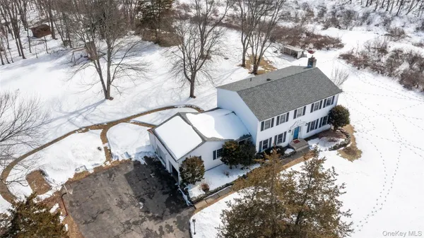 $699,900 | 6 Eisenhower Court, Hopewell Junction, NY 12533