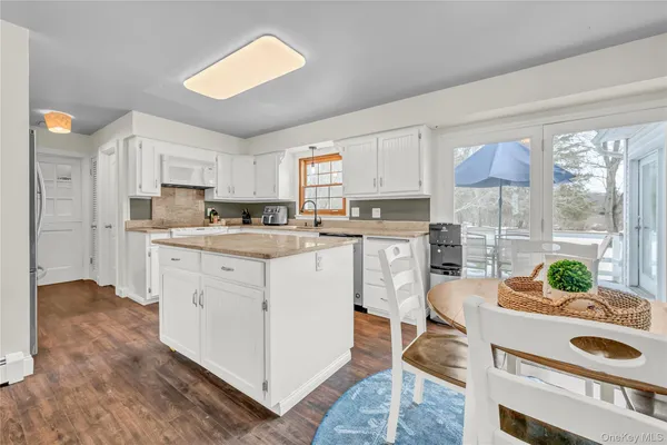 $699,900 | 6 Eisenhower Court, Hopewell Junction, NY 12533