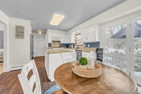 $699,900 | 6 Eisenhower Court, Hopewell Junction, NY 12533