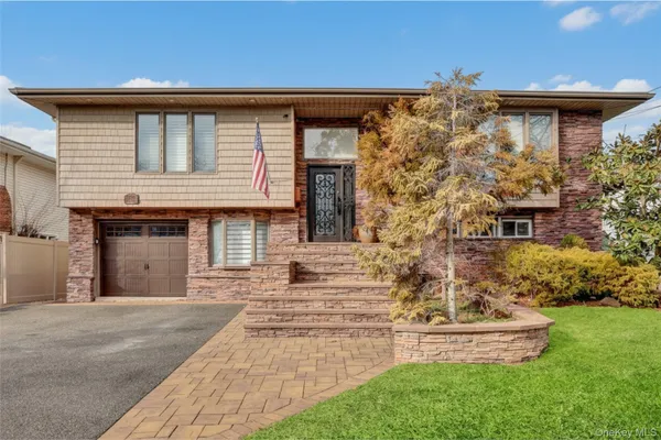 $1,099,000 | 512 Links Drive East, Oceanside, NY 11572