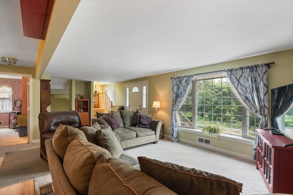 60 Harris Road Lynn, MA 01904 - Photo 8 of 35 Gallery Image 8