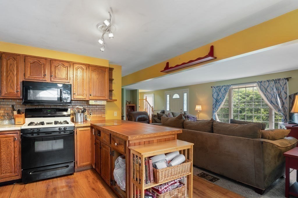 60 Harris Road Lynn, MA 01904 - Photo 10 of 35 Gallery Image 10