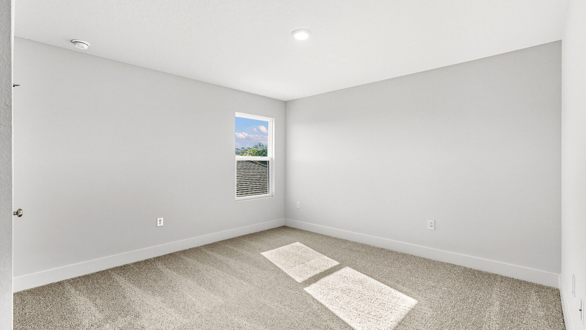 4667 Marine Loop Crestview, FL 32539 - Photo 25 of 34 an empty room with a window