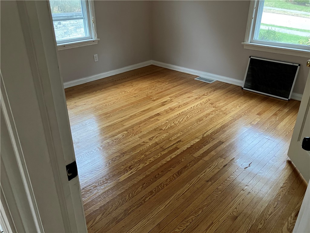 15 Maple Street Pittsford, NY 14534 - Photo 14 of 24
Recently refinished front bedroom floor.