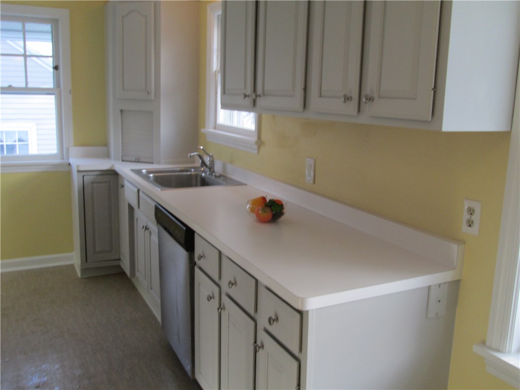 15 Maple Street Pittsford, NY 14534 - Photo 4 of 24