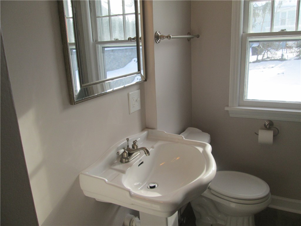 15 Maple Street Pittsford, NY 14534 - Photo 7 of 24