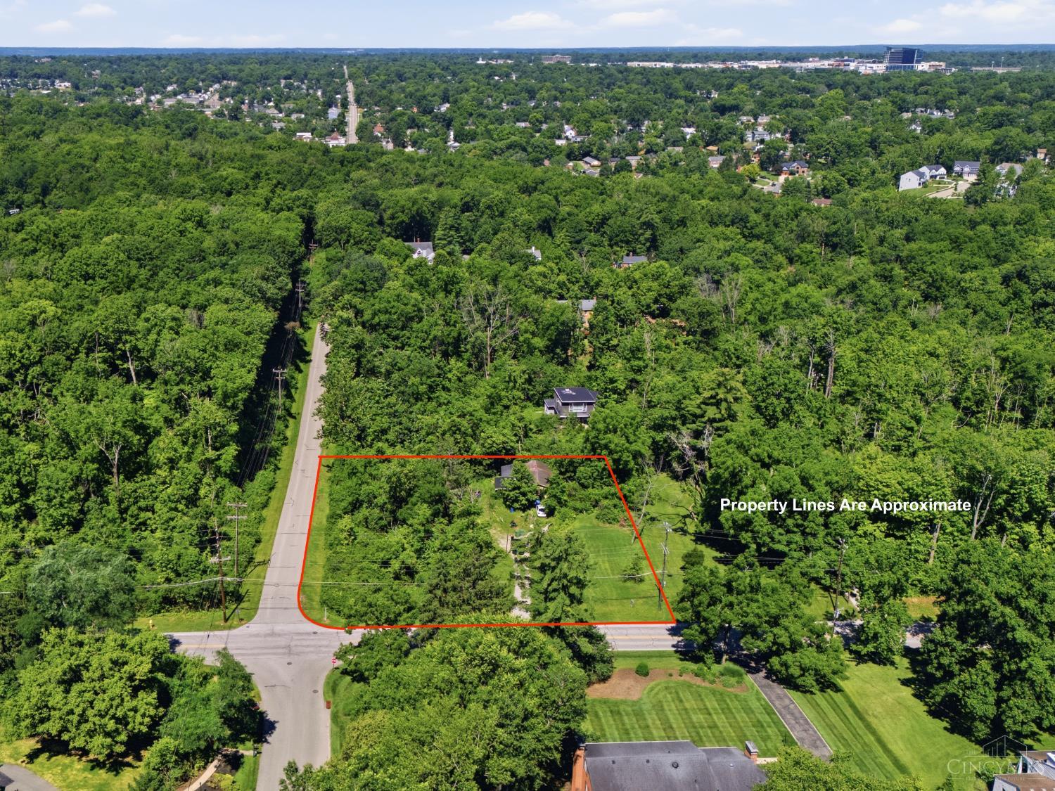 7255 Drake Road Cincinnati, OH 45243 - Photo 3 of 11