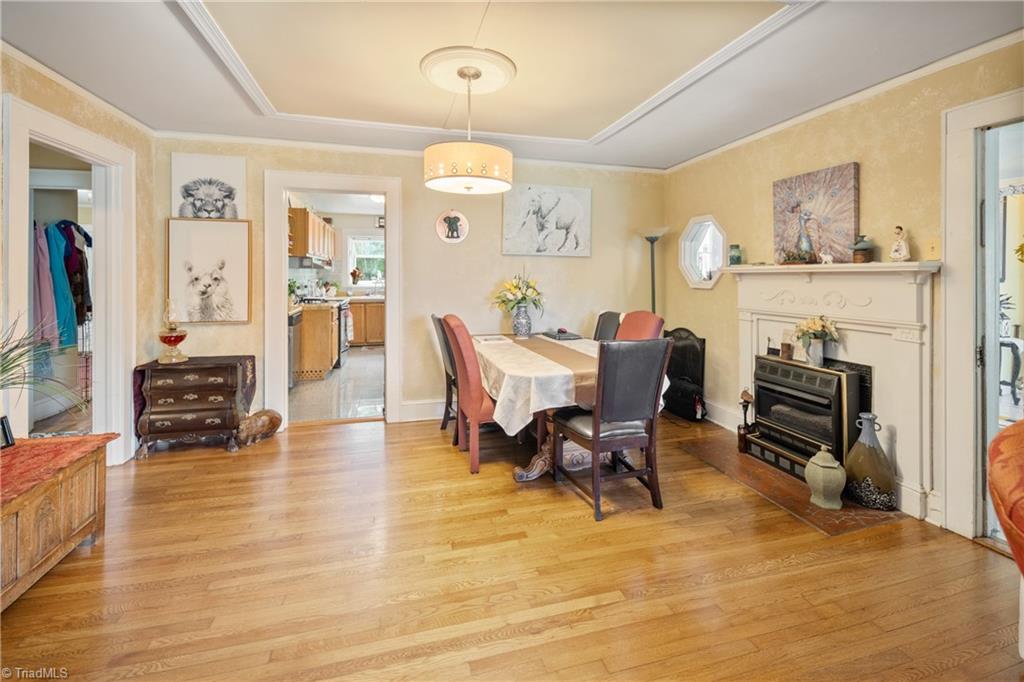 204 Carson Road Pilot Mountain, NC 27041 - Photo 11 of 32 Dinningroom