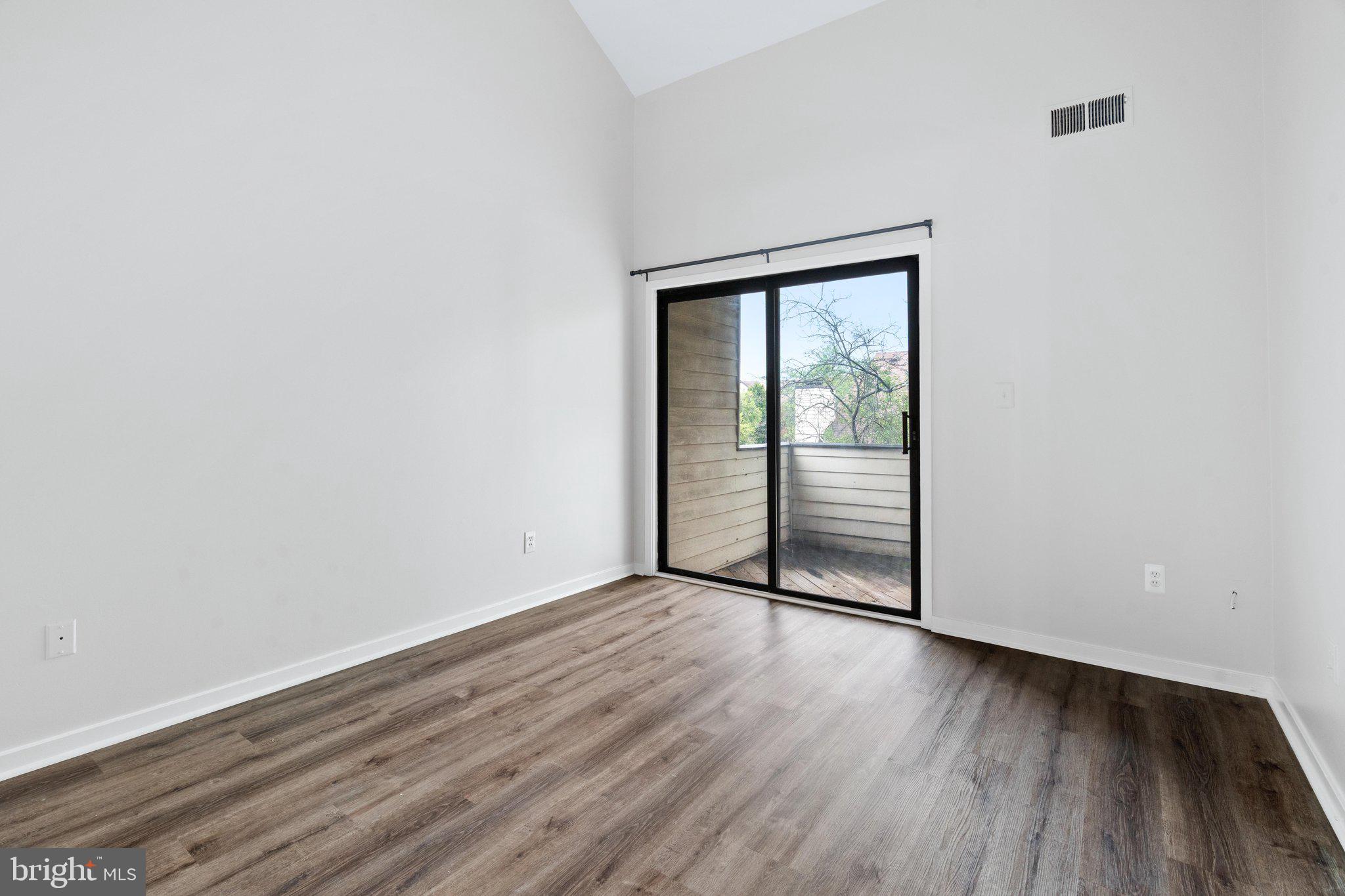 9934 Hellingly Place, Unit 142 Gaithersburg, MD 20886 - Photo 17 of 29 9934 Hellingly Pl-020