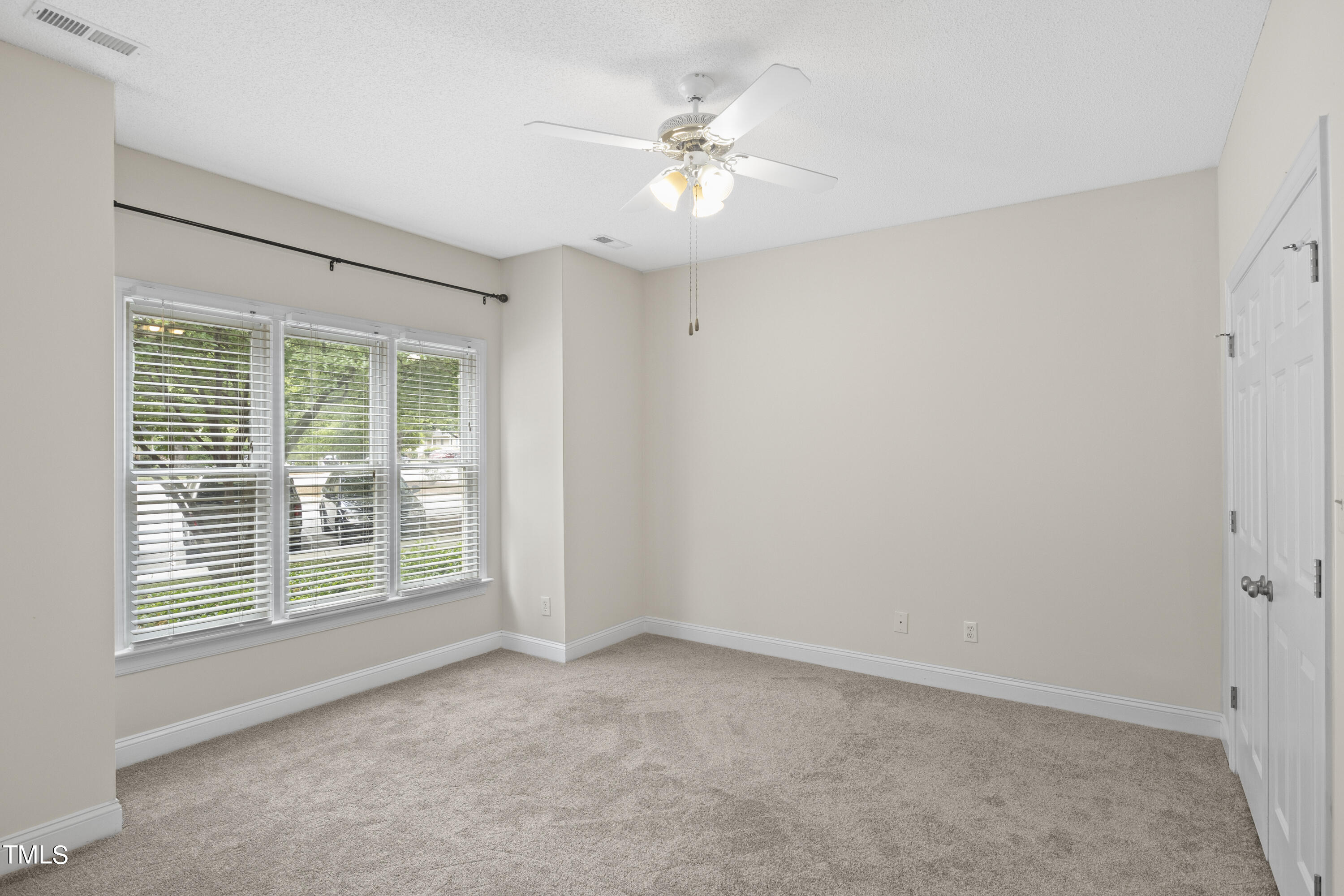 1226 Shadow Bark Court Raleigh, NC 27603 - Photo 14 of 28 08-202406061226 Shadowbark014