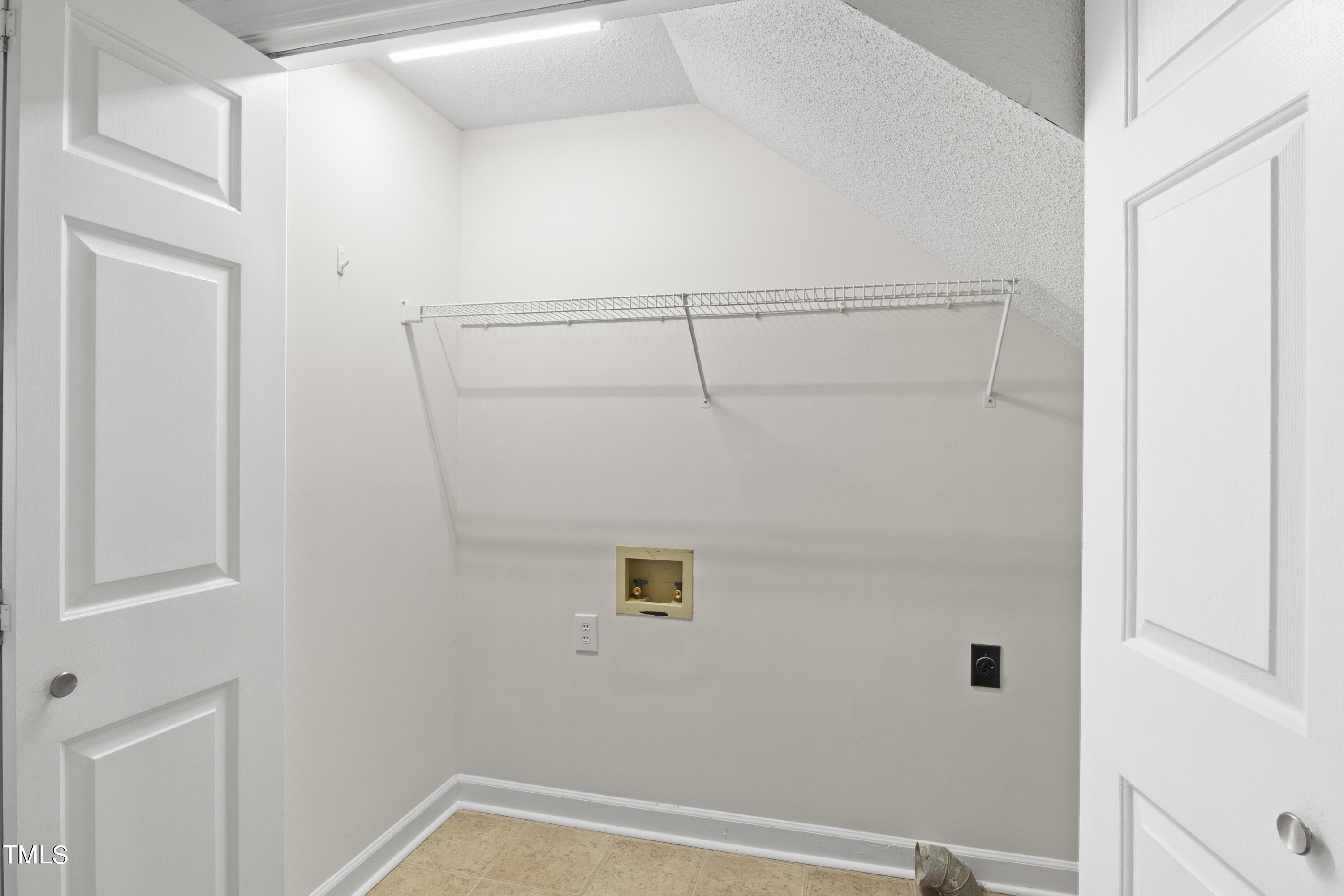 1226 Shadow Bark Court Raleigh, NC 27603 - Photo 18 of 28 13-202406061226 Shadowbark019