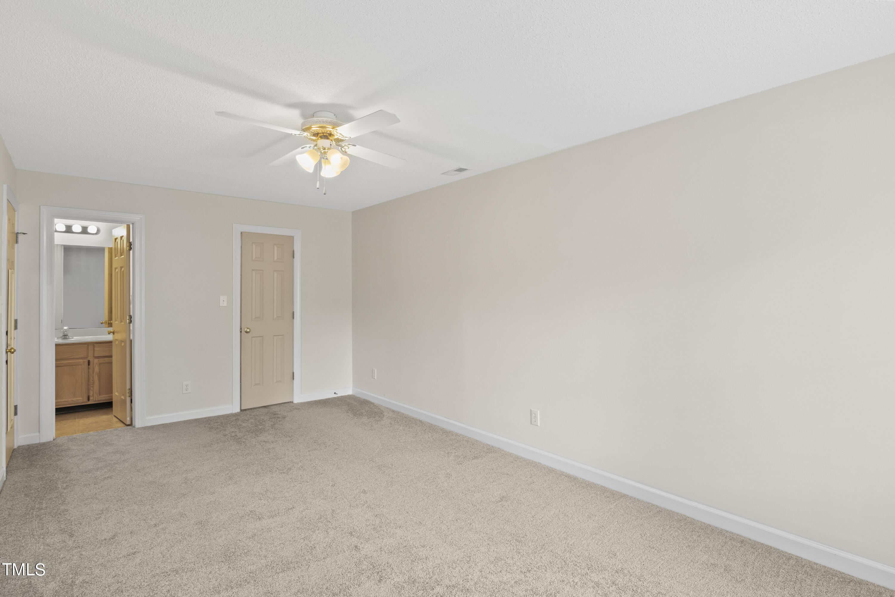 1226 Shadow Bark Court Raleigh, NC 27603 - Photo 21 of 28 27-202406061226 Shadowbark033