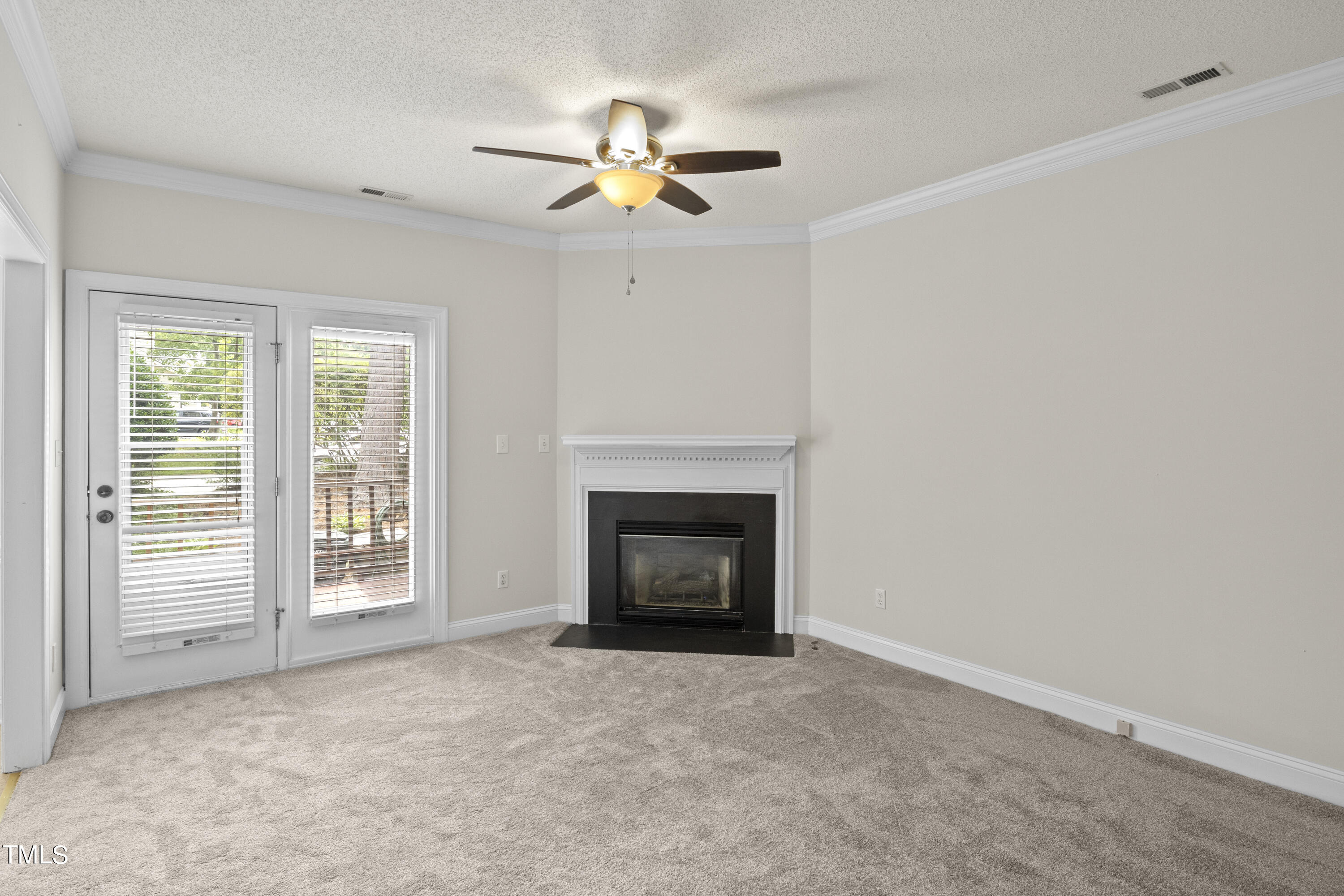 1226 Shadow Bark Court Raleigh, NC 27603 - Photo 4 of 28 16-202406061226 Shadowbark022