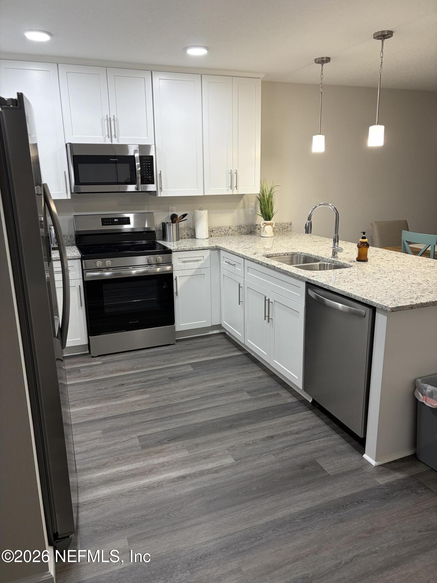 2783 Larsen Road Jacksonville, FL 32207 - Photo 9 of 13 Stainless appliances