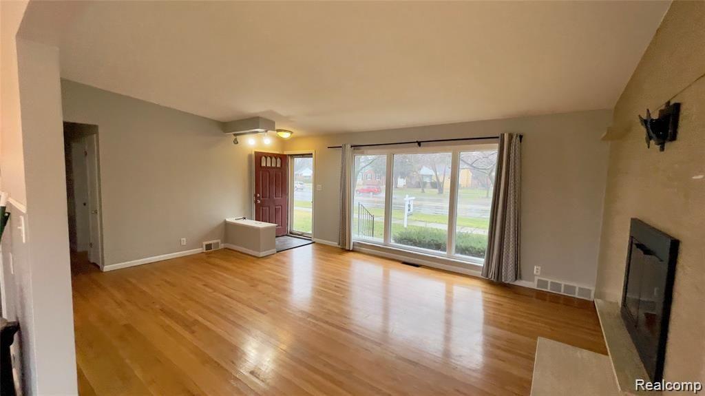 15057 Inkster Road Livonia, MI 48154 - Photo 2 of 38 4D5A118B-90FE-4BCC-9E01-475C564A1F7C.jpeg