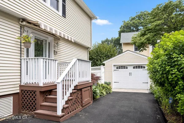 $4,500 | 5 Wellington Place, Unit B, Greenwich, CT 06830