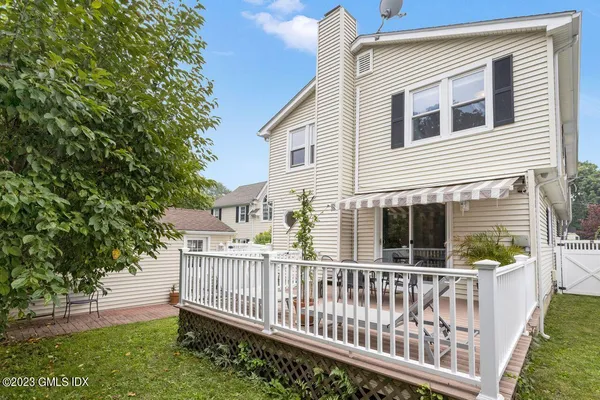 $4,500 | 5 Wellington Place, Unit B, Greenwich, CT 06830