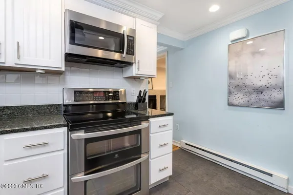 $4,500 | 5 Wellington Place, Unit B, Greenwich, CT 06830