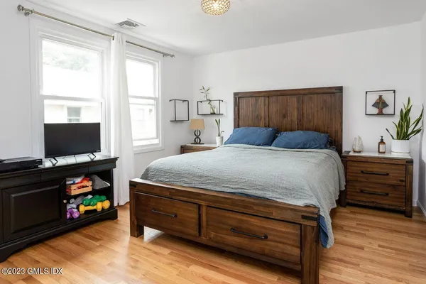 $4,500 | 5 Wellington Place, Unit B, Greenwich, CT 06830