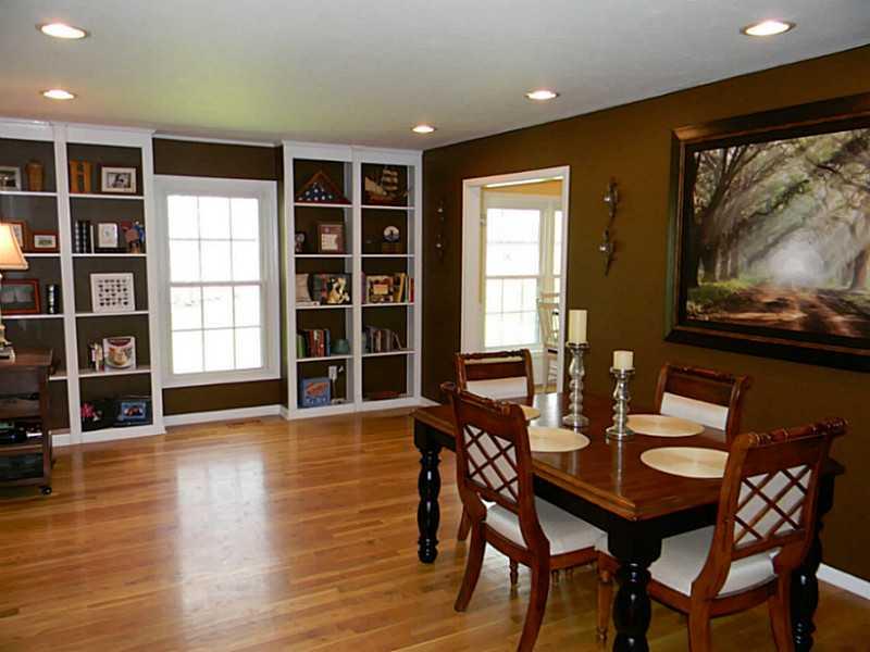 12823 Shelborne Road Carmel, IN 46032 - Photo 3 of 24 Gallery Image 3