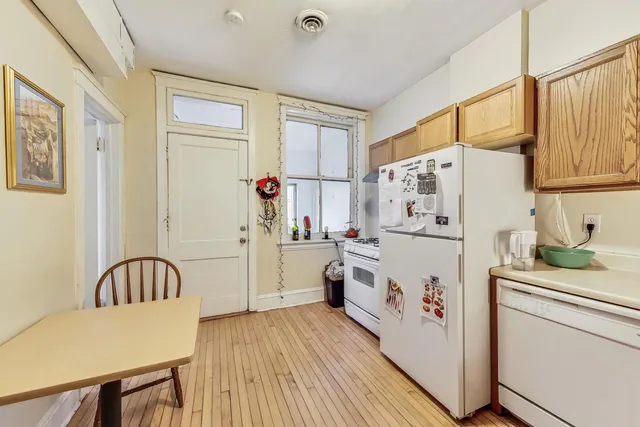 $1,050,000 | 3814 North Clark Street, Chicago, IL 60613