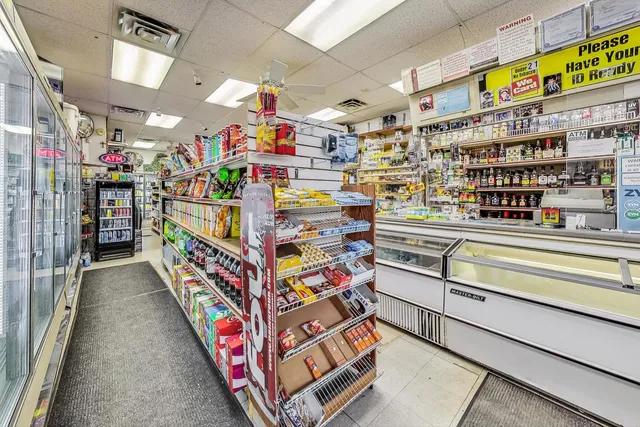 $1,050,000 | 3814 North Clark Street, Chicago, IL 60613