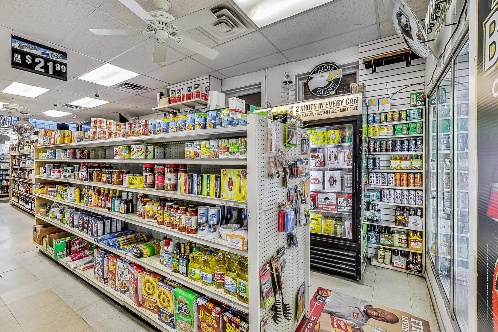 3814 North Clark Street Chicago, IL 60613 - Photo 4 of 28