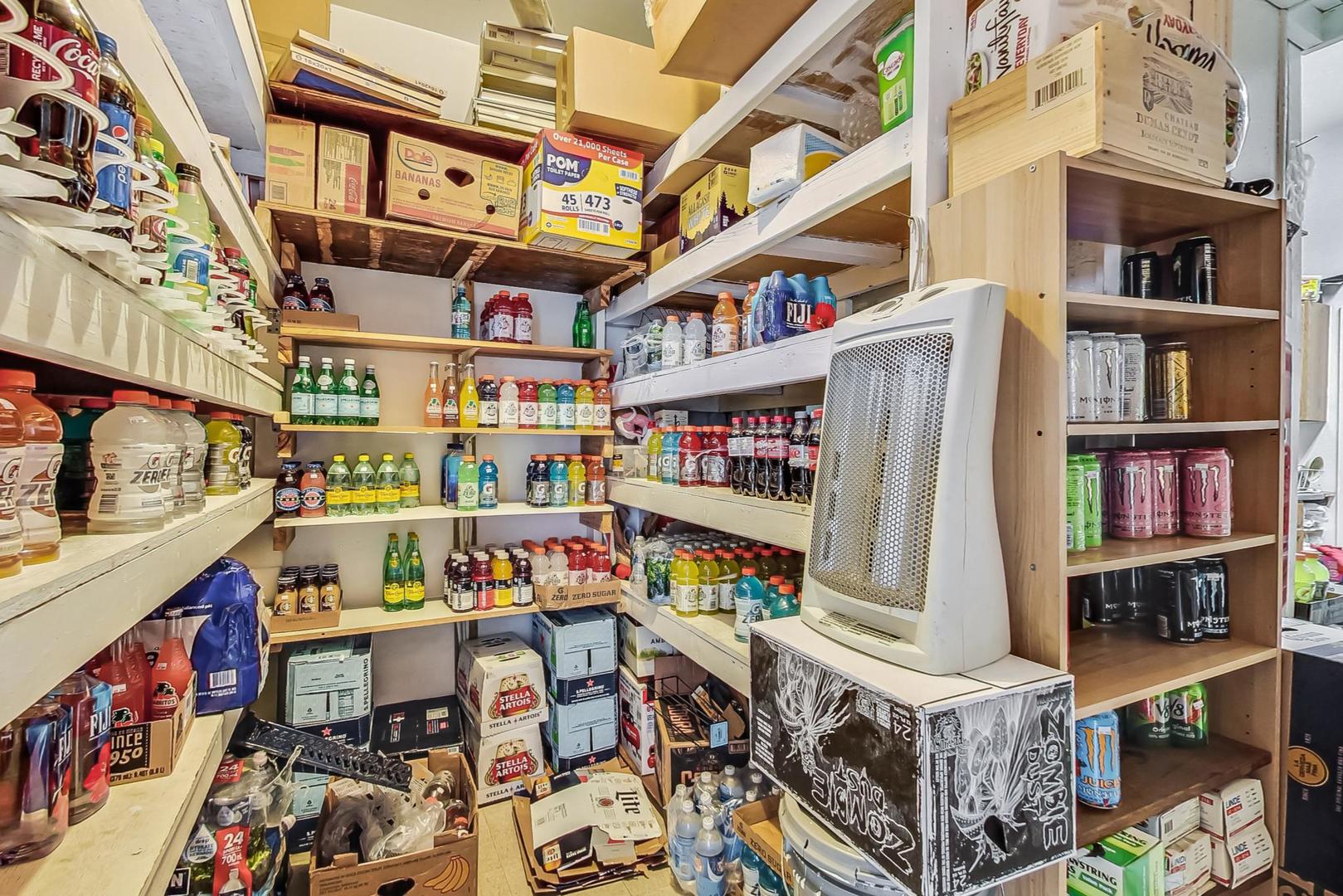 3814 North Clark Street Chicago, IL 60613 - Photo 6 of 28