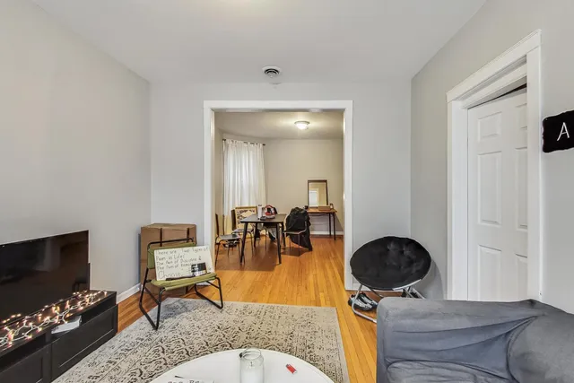 $1,050,000 | 3814 North Clark Street, Chicago, IL 60613