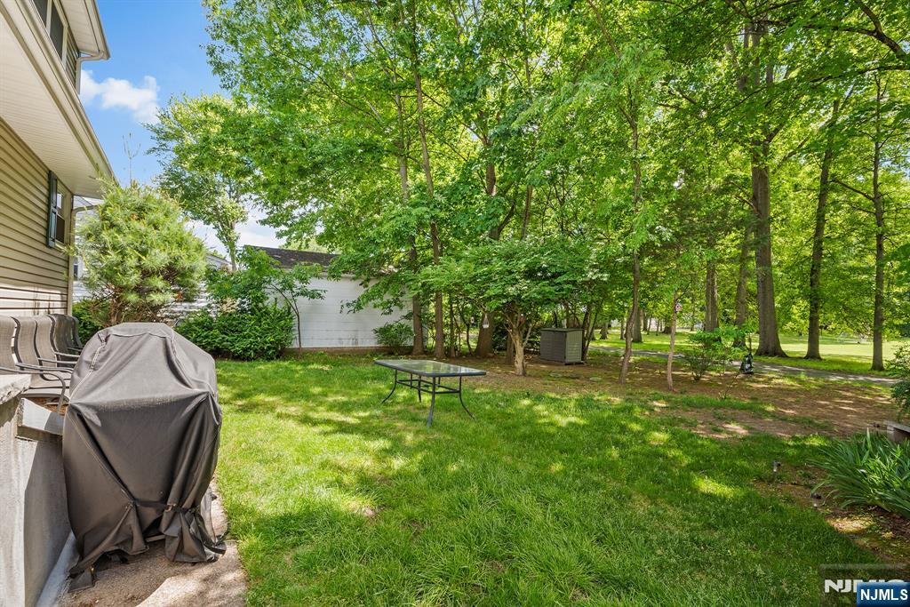 642 Ellington Road Ridgewood, NJ 07450 - Photo 23 of 27