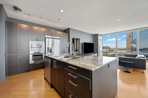 $699,000 | 653 North Kingsbury Street, Unit 1103, Chicago, IL 60654