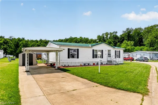 $90,000 | 325 Britton Drive, Geneva, OH 44041