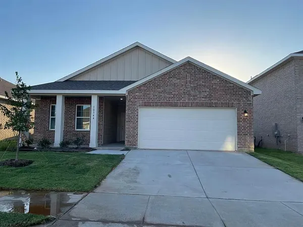 $2,295 | 10344 Rosegreen Lane, Fort Worth, TX 76036